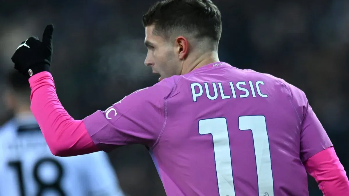 pulisic milan 11 kit