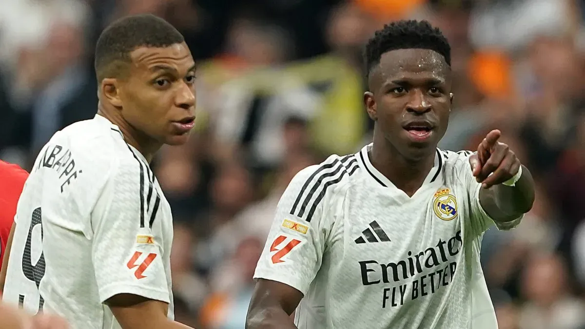 Real Madrid s Kylian Mbappe (l) and Vinicius Junior celebrate goal during La Liga match. November 9, 2024.