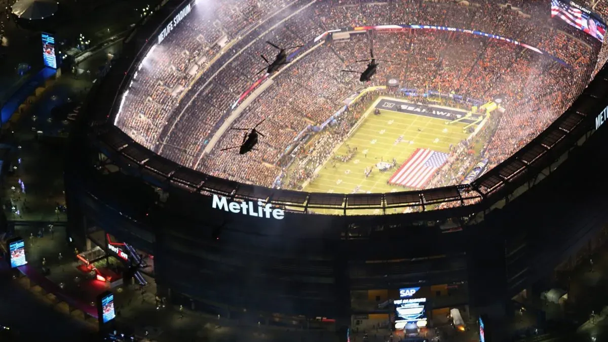 U.S. Army helicopters from the 101st Combat Aviation Brigade fly over Metlife Stadium ahead of Super Bowl XLVIII on February 2, 2014. (Source: John Moore/Getty Images)