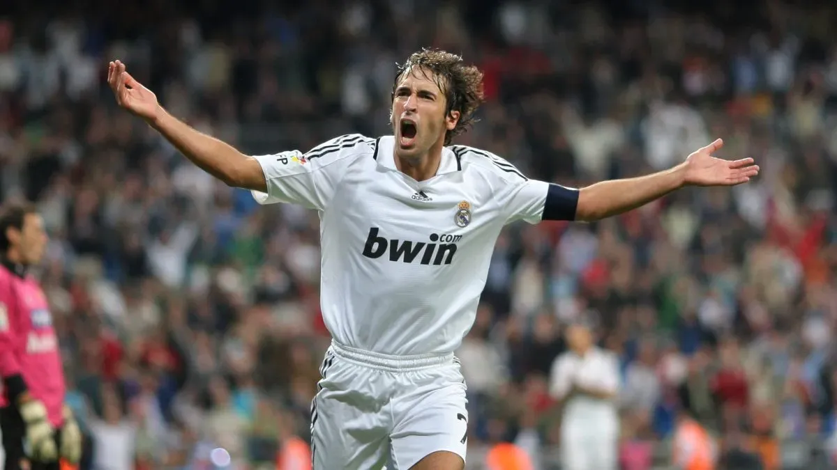 Raul Gonzalez celebrates scoring his second goal, the 7-1, during the La Liga match between Real Madrid and Real Sporting de Gijon on September 24, 2008. (Source: Jasper Juinen/Getty Images)