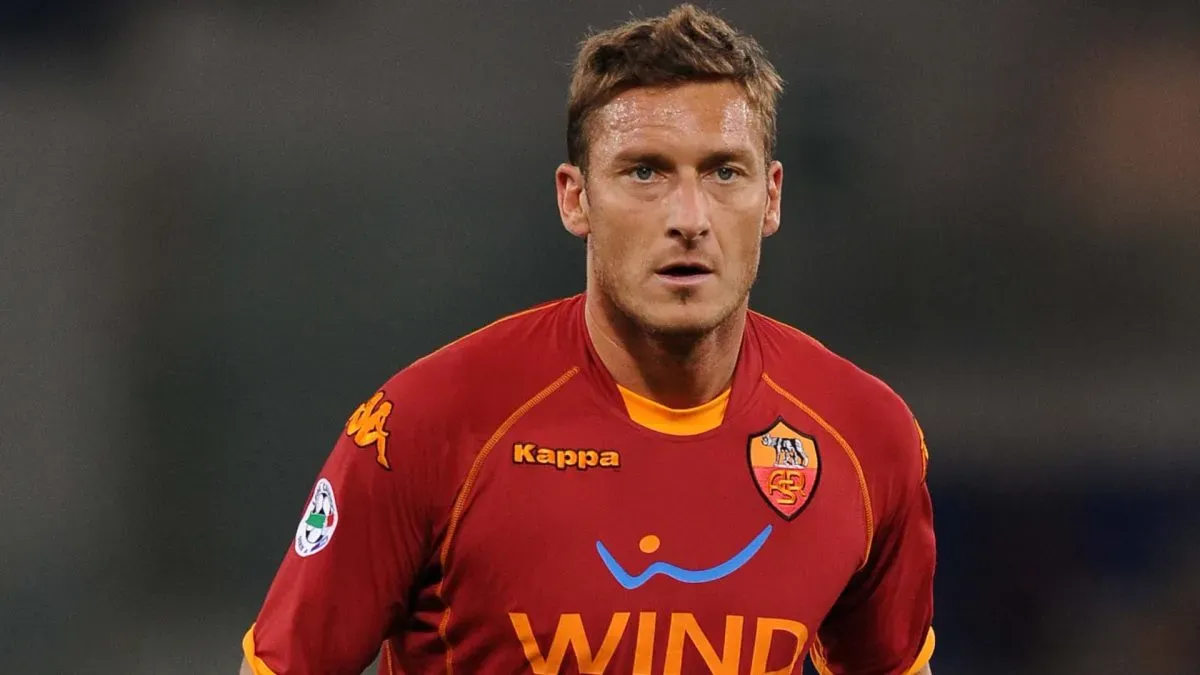 Francesco Totti of Roma in action during the Serie A match between Roma and Reggina at the Stadio Olimpico on September 20, 2008. (Source: New Press/Getty Images)