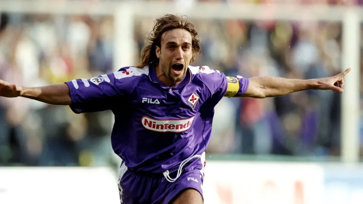 Gabriel Batistuta of Fiorentina celebrates during the Serie A match against Empoli at the Stadio Communale in 1998. (Source: Allsport UK /Allsport)