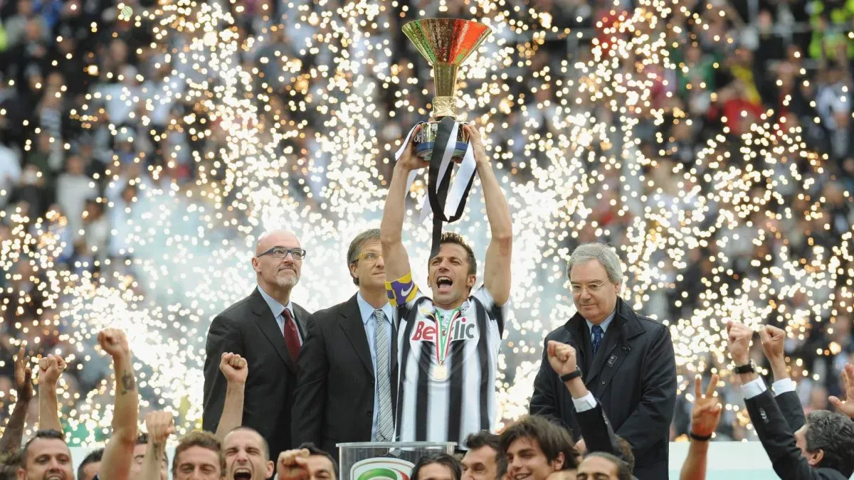 Alessandro del Piero from Juventus FC celebrates with the Serie A -Trophy after the Serie A Match between Juventus FC and Atalanta BC in Juventus Stadium on May 13, 2012 (Source: Valerio Pennino/Getty Images)