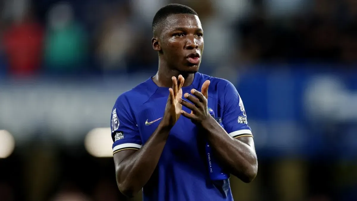 Moises Caicedo of Chelsea applauds the fans after the team’s victory in the Premier League match between Chelsea FC and Luton Town at Stamford Bridge on August 25, 2023. (Source: Eddie Keogh/Getty Images)