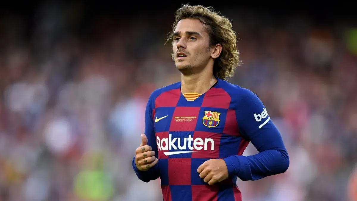 Antoine Griezmann of FC Barcelona looks on during the Joan Gamper trophy friendly match between FC Barcelona and Arsenal at Nou Camp on August 04, 2019. (Source: David Ramos/Getty Images)