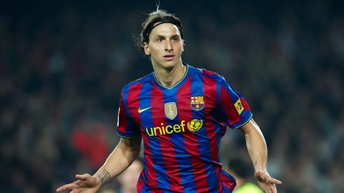 Zlatan Ibrahimović scored a total of 22 goals in 45 official matches with F.C. Barcelona during the 2009/10 season.