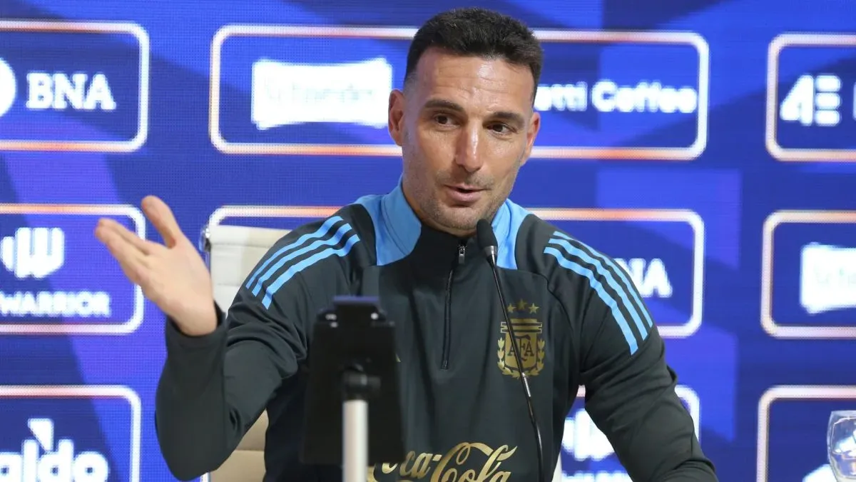 Lionel Scaloni dismissed Lionel Messi and Cristiano from his list of the 3 best players in the world.