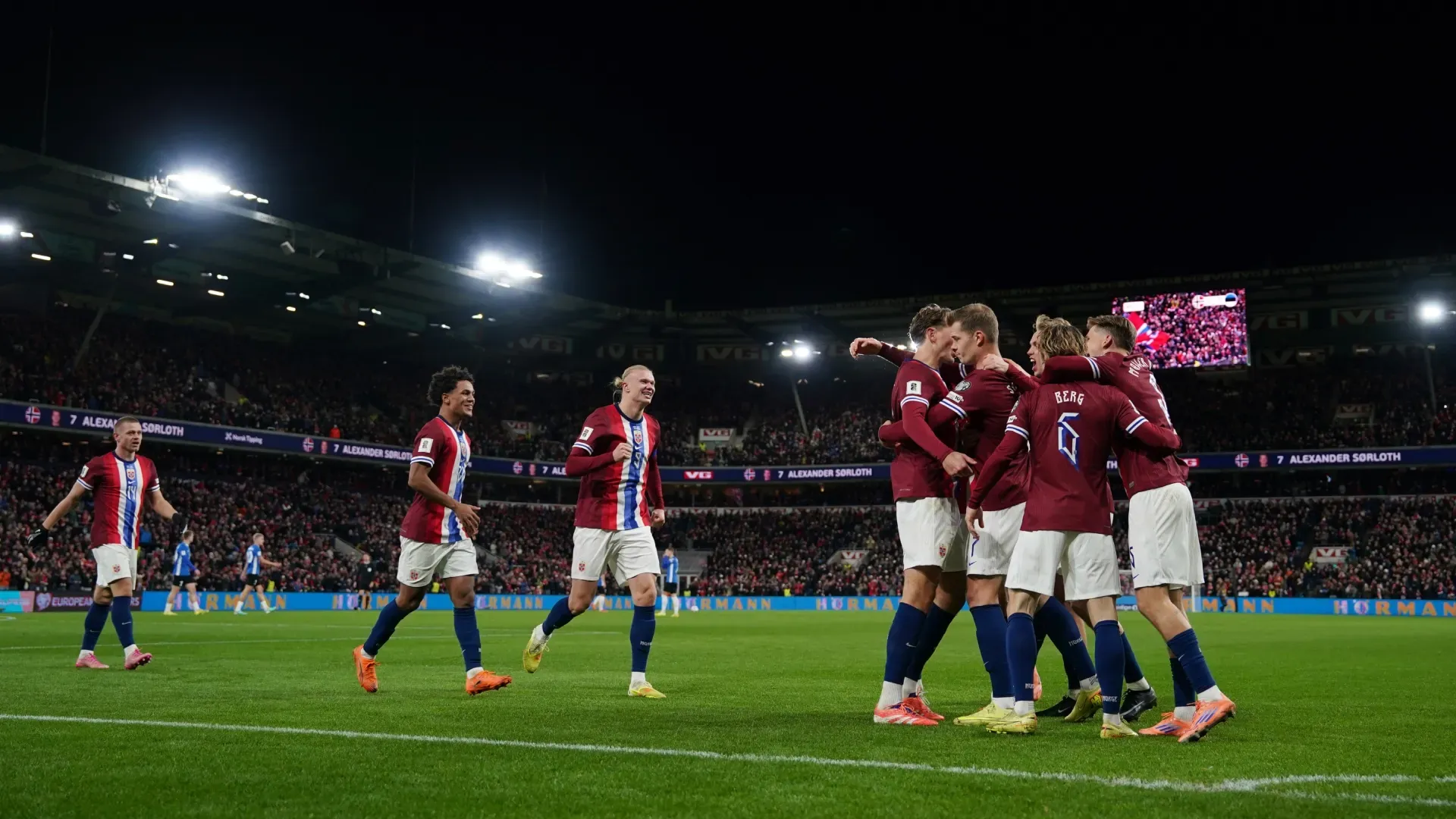 Players of Norway celebrating Alexander Sorloth's goal vs. Estonia.