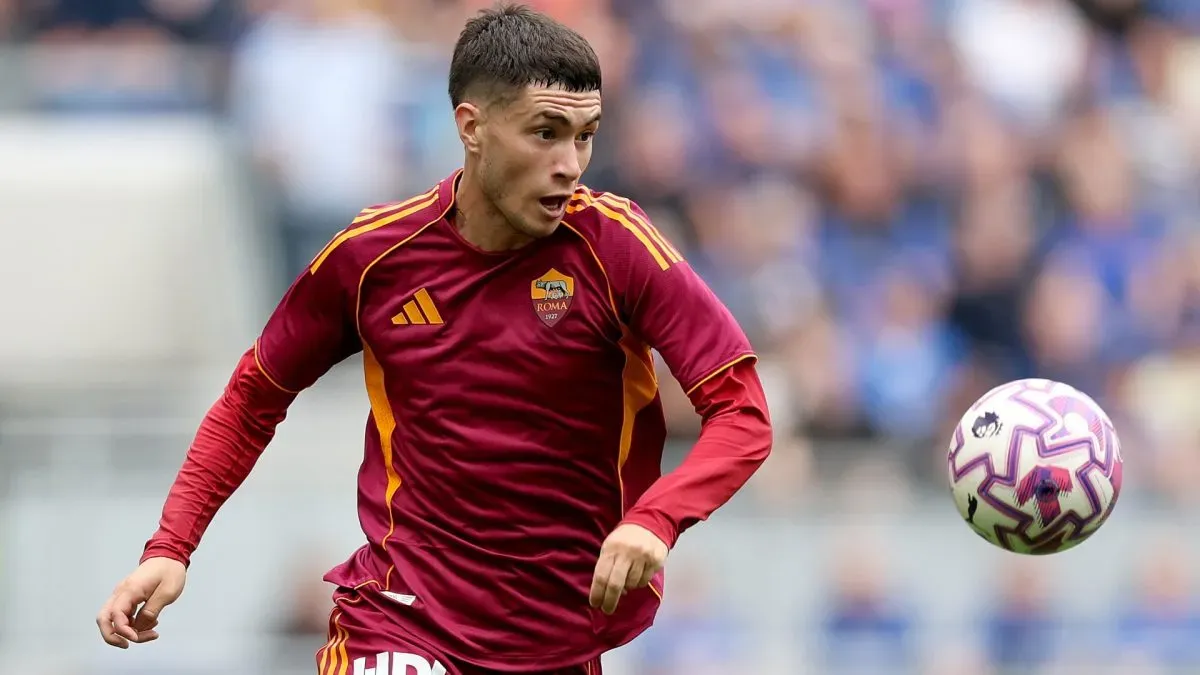 Matias Soule of AS Roma during a match against Everton.