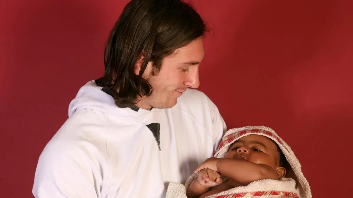 Lionel Messi and young Lamine Yamal