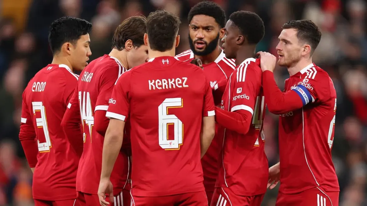 Liverpool players talking