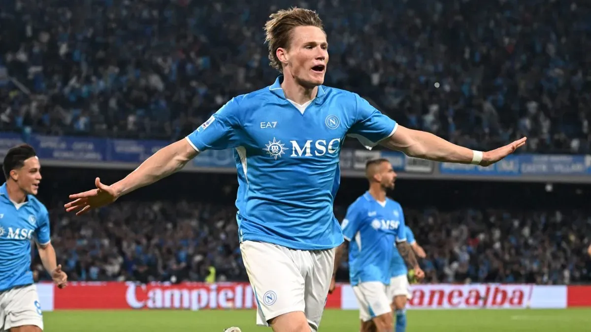 Scott McTominay scored a tremendous acrobatic volley to give Napoli the Serie A title.