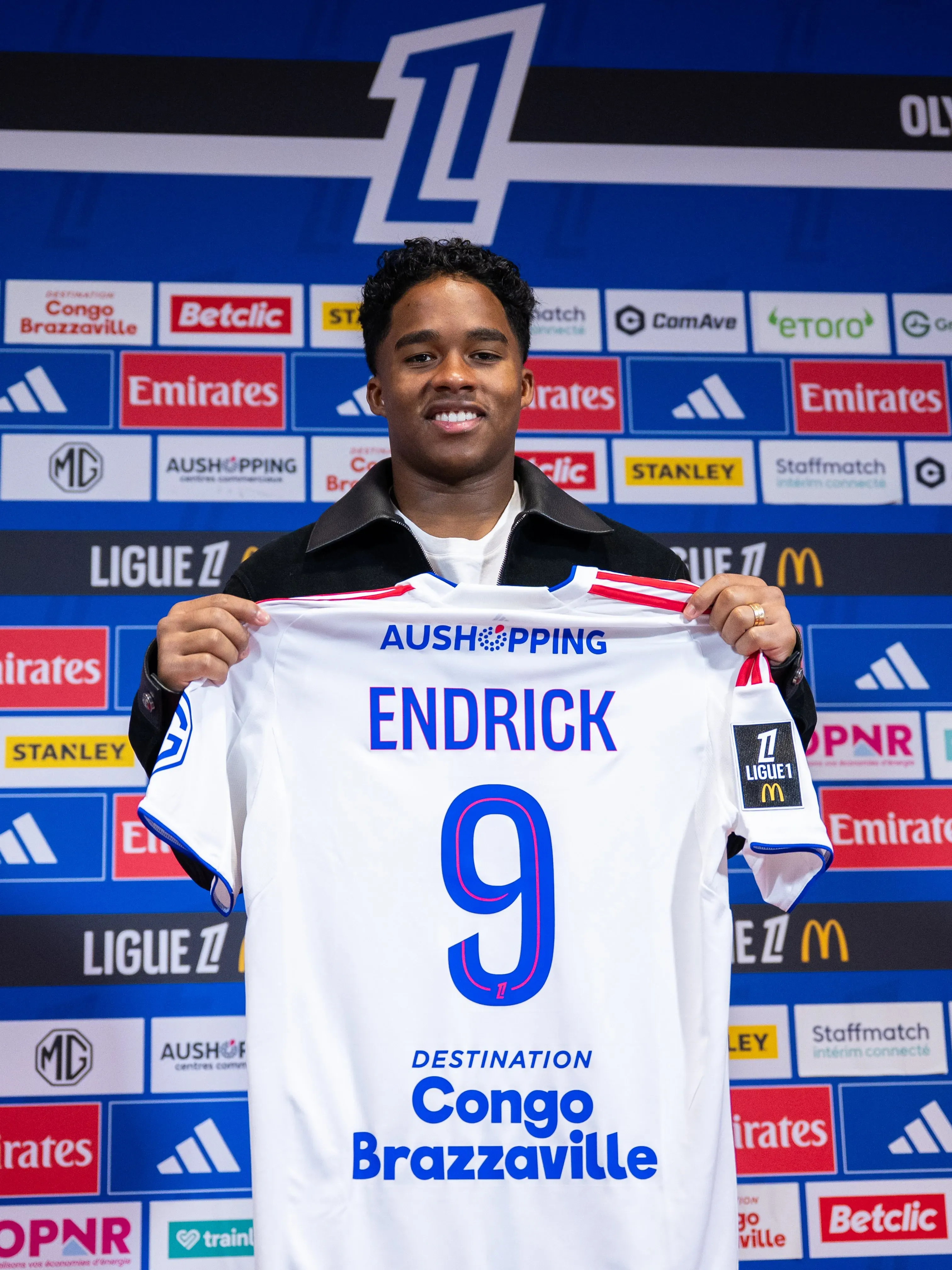 Endrick unveiled as new Olympique Lyon player.
