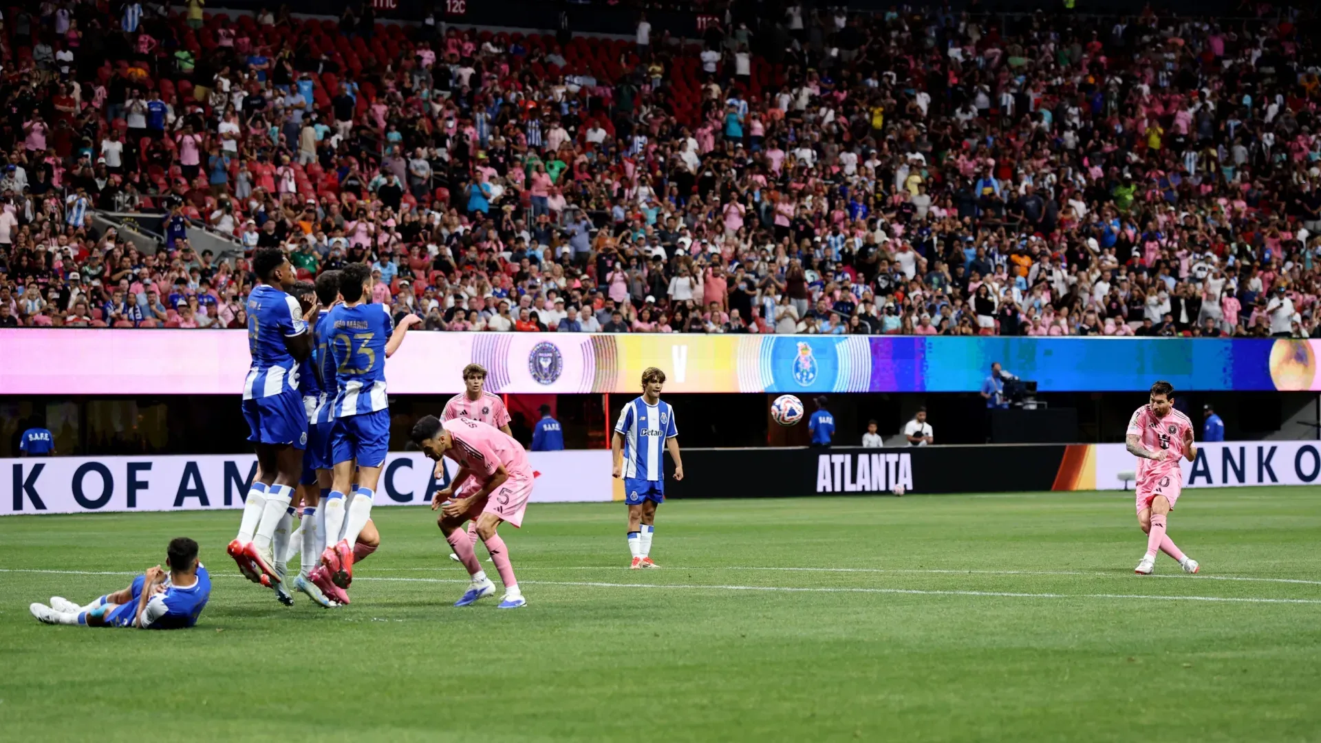 Lionel Messi #10 of Inter Miami CF scoring a free kick against Porto.