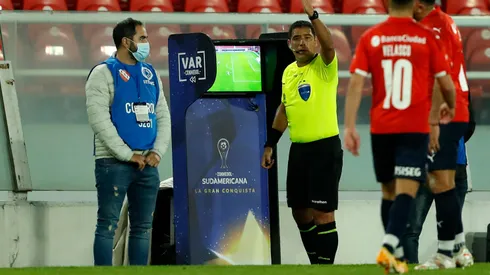 El VAR hace su aparición desde los octavos de final de Copa Sudamericana